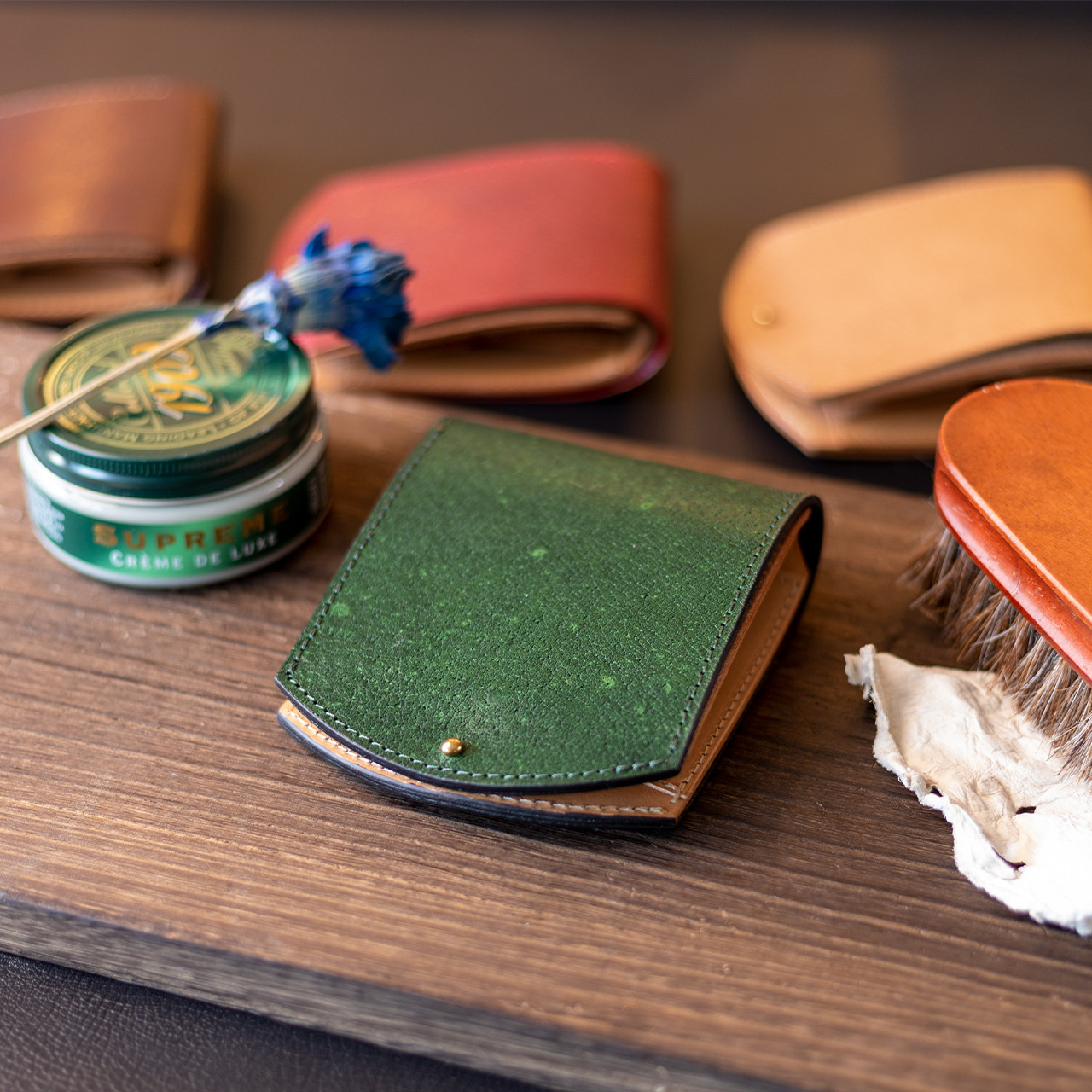 【ジビエ猪革】ギボシ留めの二つ折り財布