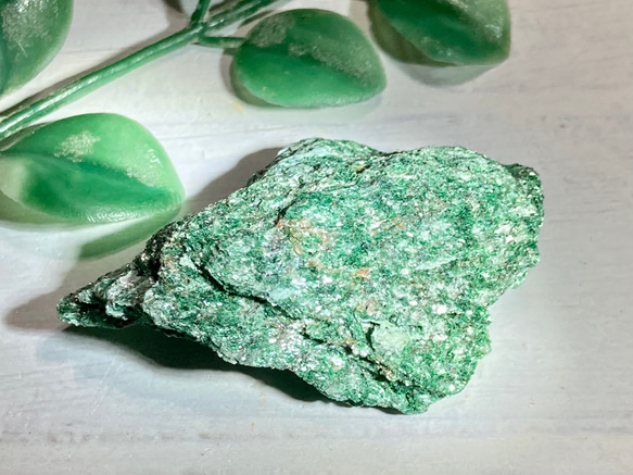 リラックス効果❁⃘*.゜ フックサイト クロム雲母 原石 ラフストーン