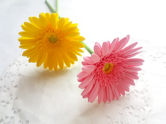 [訂做] ❁ 黃色和粉紅色黏土花非洲菊 2 件套，室內花，單花花瓶 ❁ 第2張的照片
