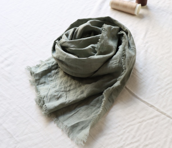 【150cm】リネンストールショートサイズ／四方切りっぱなしのリネンストール／春夏ミニストール／うぐいす 4枚目の画像