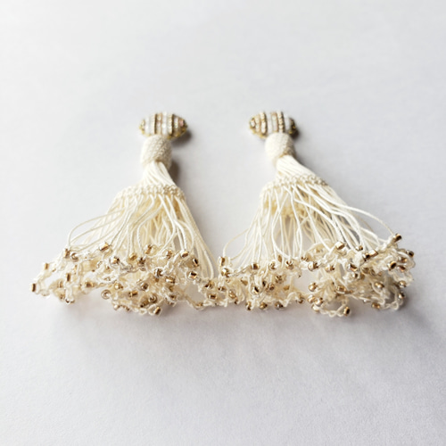 ストライプ刺繍タッセルイヤリングorピアス(ゴールド)/No.22