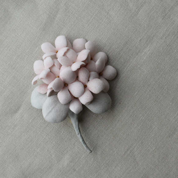 【布花】繡球花胸針（淡粉色）/獨一無二 第3張的照片