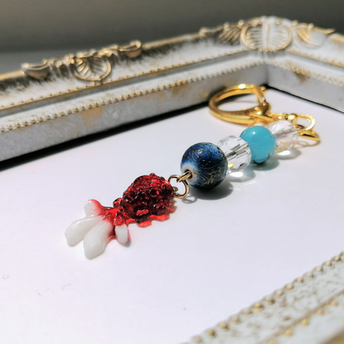 ☆雪傘と白雪キツネ☆　他レジンキーホルダー計4点 雪の結晶キーホルダー / レジン / 雪 その他アクセサリー 華昇