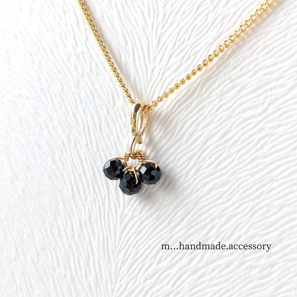 8月誕生石 小ぶりな 宝石質ブラックスピネル の3粒 ネックレス (送料無料) ギフト プレゼント 母の日 2枚目の画像