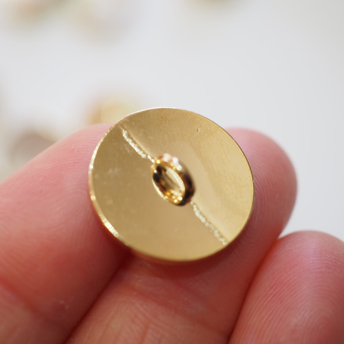 高瀬 シェルボタン 足あり ボタン 18mm 2個 ゴールド ボタン AMBER 
