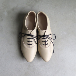 特色 &lt;也可用作 Babouche&gt; 米色皮鞋，易於穿著，搭配橡膠鞋跟，看起來很漂亮 第5張的照片