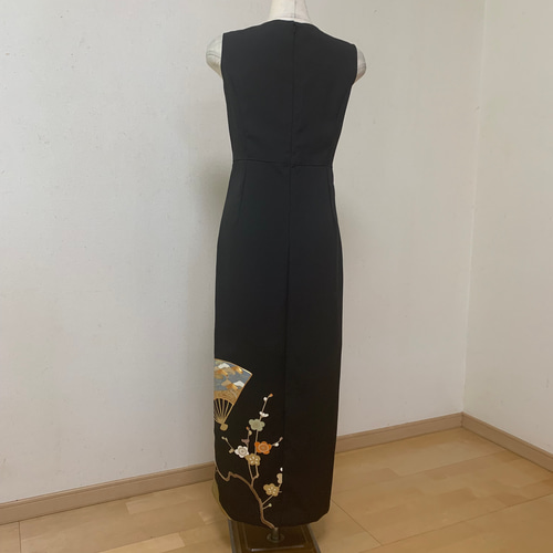 友禅 扇 枝梅 金駒刺繍 黒留のVネックロング丈フォーマルドレス☆着物  
