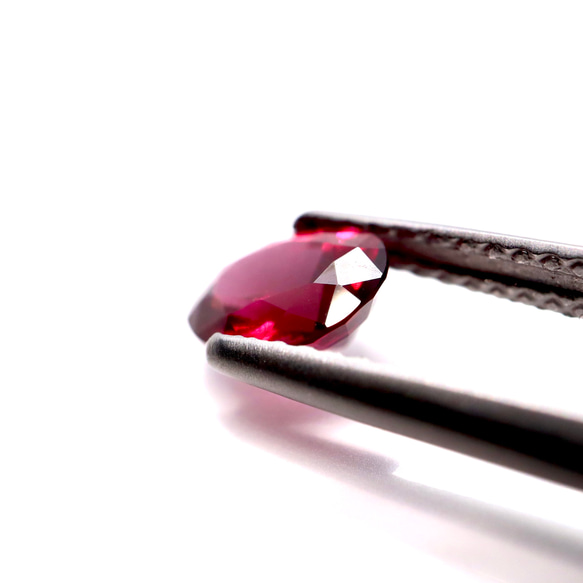 スリランカ産　ロードライトガーネット　0.93ct 高品質ルース　宝石 7枚目の画像