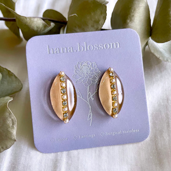 glass marquis metallic bronzegold Earrings 1枚目の画像