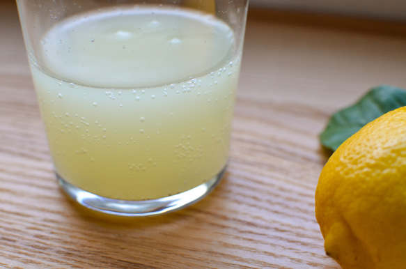 《リモンチェッロ》綺麗な湧水で育てた完熟レモンでつくりました！(500ml×2本) 3枚目の画像