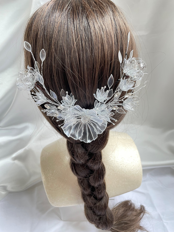 お花のヘッドドレス　雪の華Ｓ　コーム　スノーホワイト　～ディップアート～ 6枚目の画像