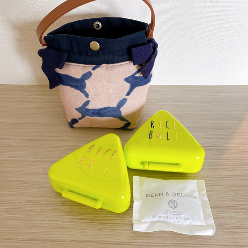 MN38 ミナ ペルホネン ハンドメイド 持ち手付き 保冷ポーチ MN38 ミナ ペルホネン ハンドメイド 持ち手付き 保冷ポーチ