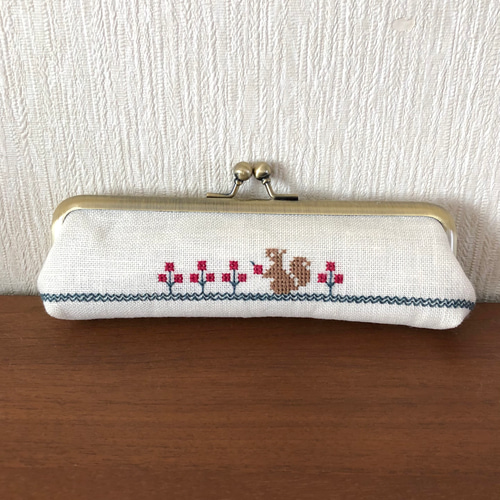 スリムペンケース 眼鏡ケース 刺繍 リス ポーチ ema's yard 通販