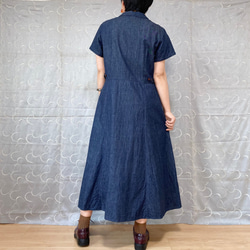 胸ポケット付き (半袖) デニムのオープンカラーワンピース（ネイビー、ブラウン）大人レトロ クラシカル 春夏ワンピース 4枚目の画像