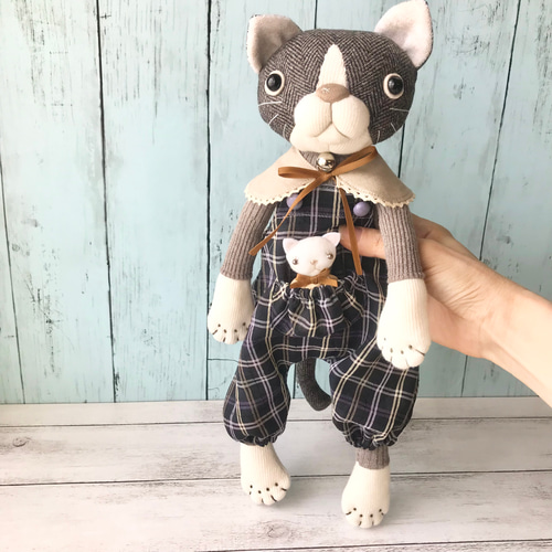 30代 ハンドメイド・手芸 作家様 ぬいぐるみ ハチワレねこちゃん 人形