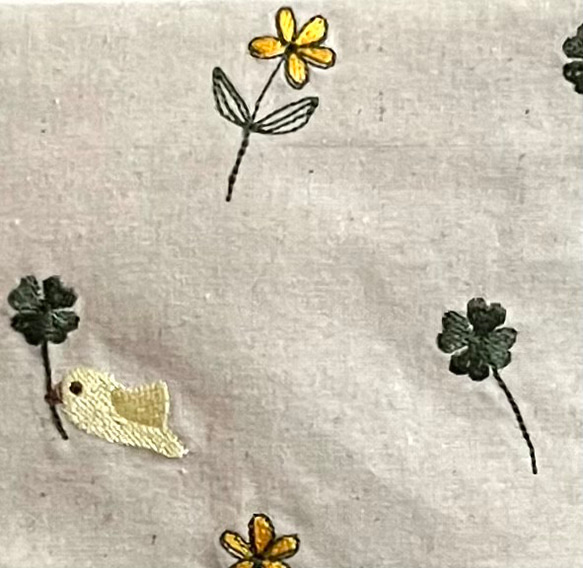 刺繍ポーチ　トリさんとクローバー 5枚目の画像