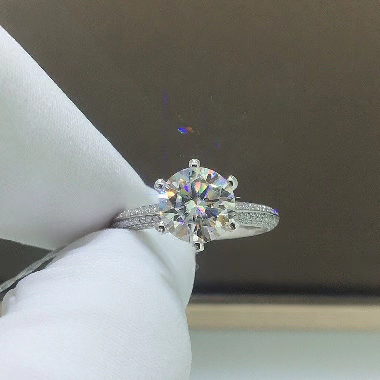 【newデザイン】モアサナイト 　リング　K18WG