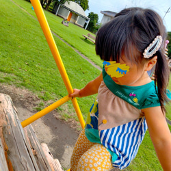 【選べるカラー】花びらフリルの編みくるみパッチンピン 8枚目の画像