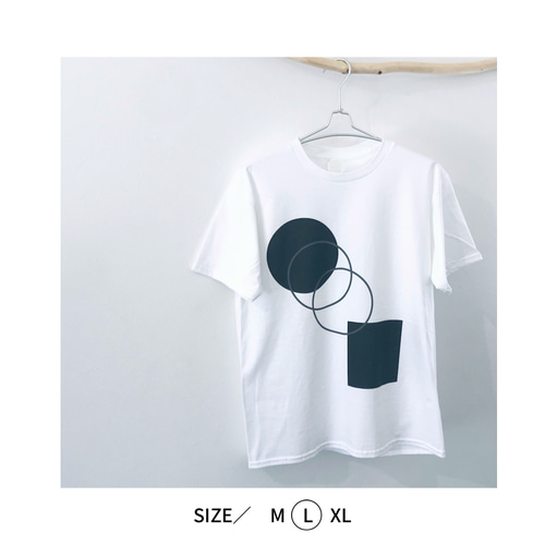 白 Tshirt》ユニセックス・モノトーンデザインTシャツ・個性的