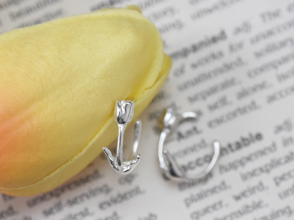 鬱金香 | 夾式耳環 925純銀 耳骨夾 花朵 手工銀飾 情人禮物 第8張的照片