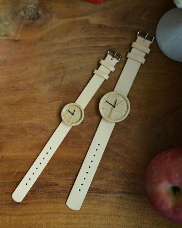 ペアウォッチ (size S + L) -- メープル ｘ ヌメ革 1枚目の画像