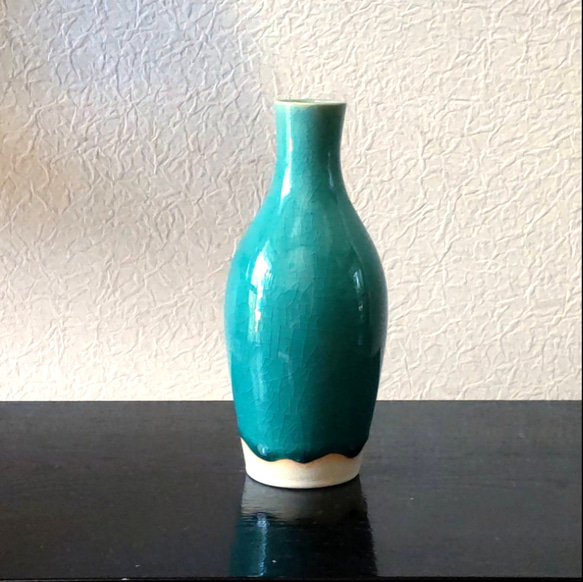 翡翠色の花瓶  A 1枚目の画像
