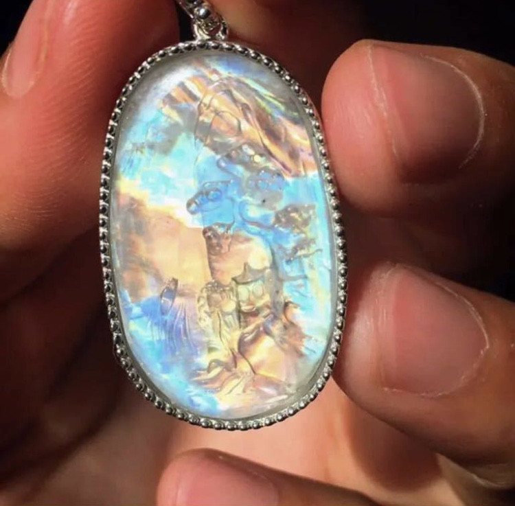 【自然光撮影】高級 風水彫り レンボームーンストーン ペンダント s925$