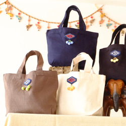 Kogin-zashi 手提包 Mini indigo [Lunch bag ☺︎ Embroidery] Chesky pom 第7張的照片