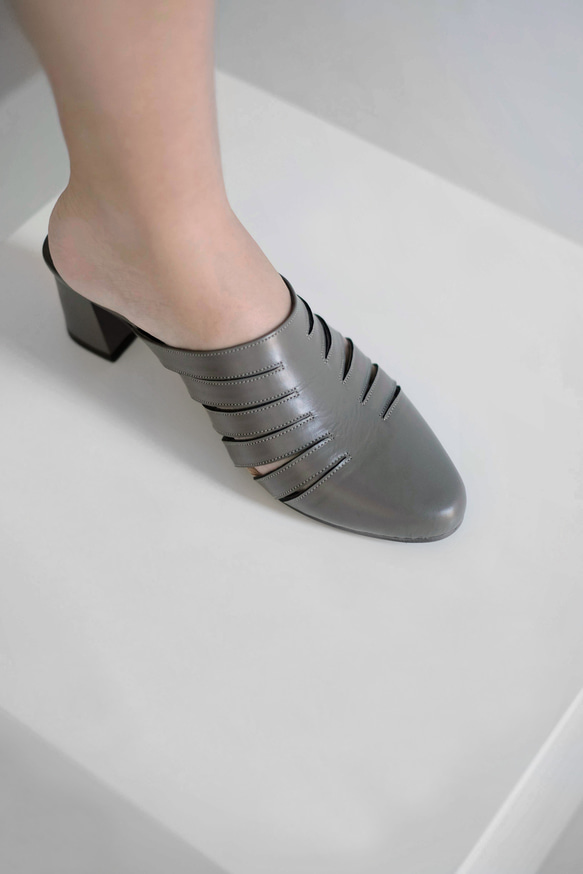 Shärk Heels Mules Gray | WL 第8張的照片