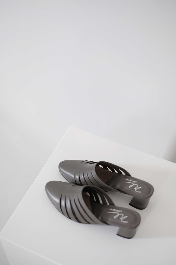 Shärk Heels Mules Gray | WL 第6張的照片