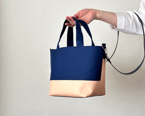 ハンドメイド•トートバッグ•手提げバッグ•ネイビー•ドット柄