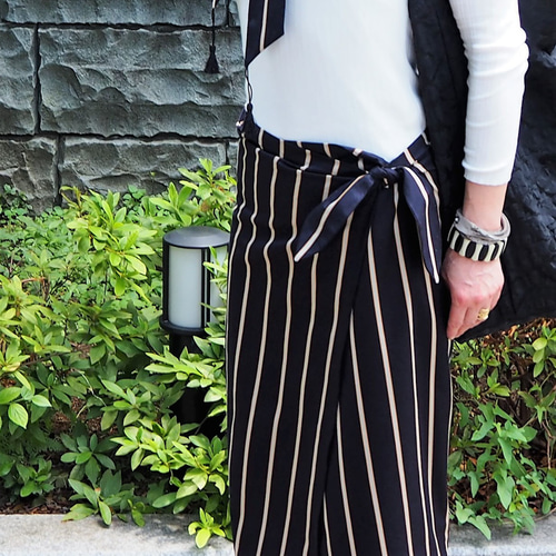 腰周りスッキリ コットンネイビーストライプ 巻きスカート ロング