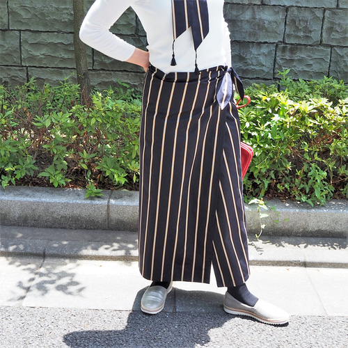 極美品✨️ ハンドルーム 巻きスカート レジメンタルストライプ キルトスカート 腰周りスッキリ コットンネイビーストライプ 巻きスカート ロング