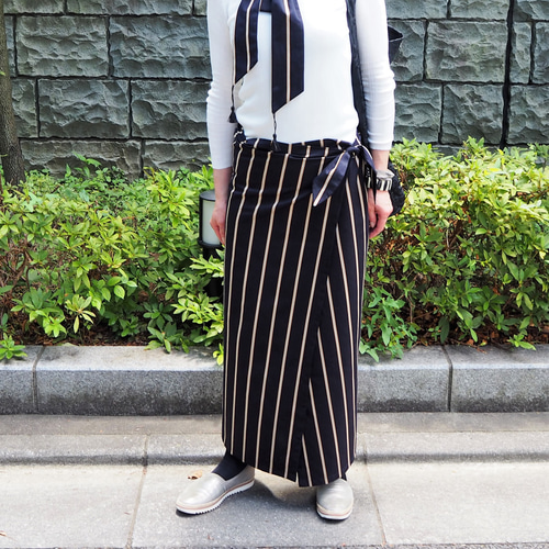 腰周りスッキリ コットンネイビーストライプ 巻きスカート ロング