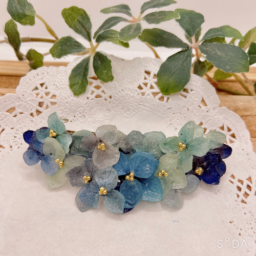 虹色グラデーション紫陽花入りのバレッタ♡ 0_4c8bcd87502bf09e154479a84c95