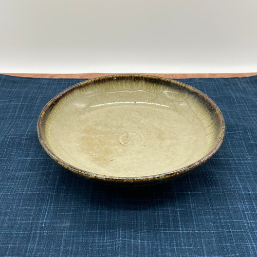 ベージュの小皿(少し大きめ) 【手仕事 窯元 和 陶器 民藝】 小皿 酒津