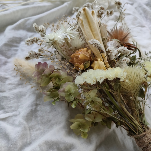 ユリとスターチスのホワイトスワッグ ドライフラワー プリザーブド