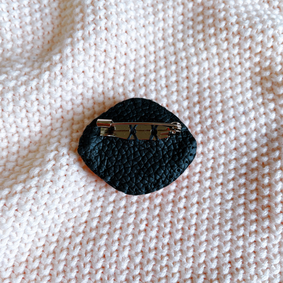 【ブローチ】モンローシリーズ(歯バージョン)【ビーズ刺繍】朱 3枚目の画像