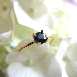 【九月生日石】精美 4 毫米“藍寶石”戒指 第7張的照片