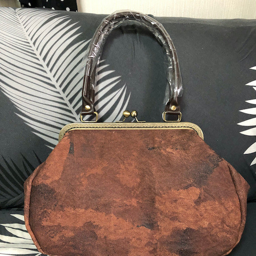 アンズルーム★2way がま口バッグ★ハンドバック★革皮風★柿渋染め★鳥獣戯画 半額セール！！アンズルーム☆がま口渋男☆柿渋ジャムバッグ