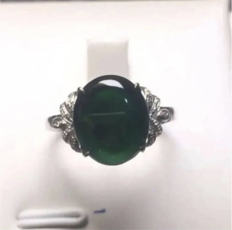 【高級】緑色 ヒスイ 無樹脂充填 無着色 k18リング$