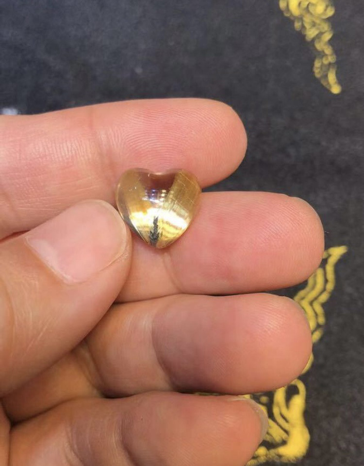 【高級】ゴールド タイチンルチル クォーツ 13.9*12.9*8.7mm$