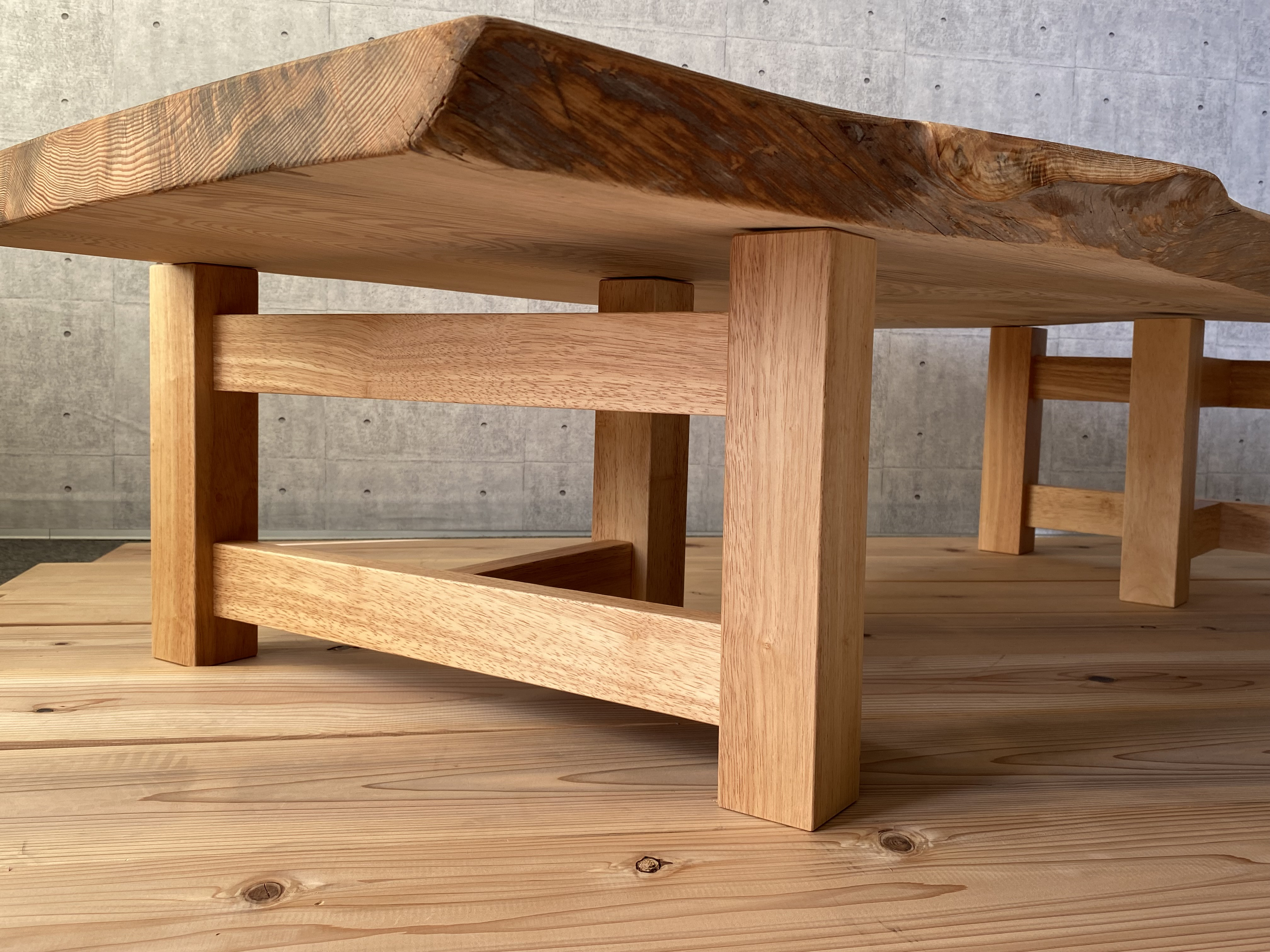 リビングテーブル用脚　ラバー材無垢