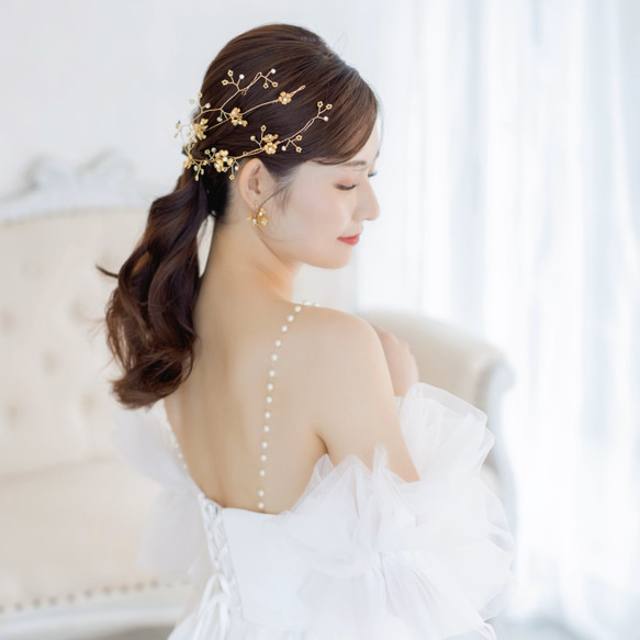 MA108 【ゼクシィ掲載】 ヘッドドレス　カチューシャ ブライダル ヘアアクセサリー リーフ  ゴールド　結婚式 花嫁 3枚目の画像