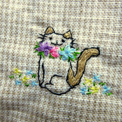 猫の刺繍　リネンプチ手提げ＊お花とネコちゃんC 5枚目の画像