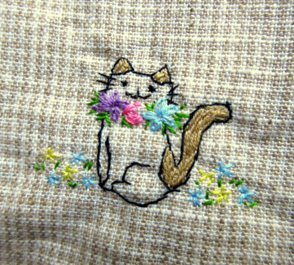 猫の刺繍　リネンプチ手提げ＊お花とネコちゃんC 5枚目の画像