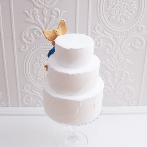 蝶々とバラのクレイケーキ✳︎ブルー＊色変更可＊フェイクケーキ＊推し