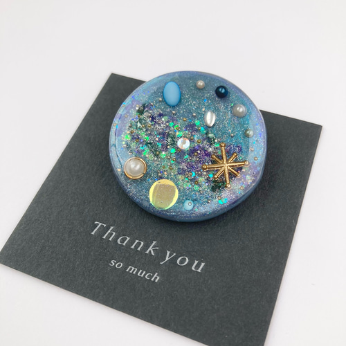 幻想的な銀河と上品なデザイン☆宇宙レジンブローチ ブローチ unTree