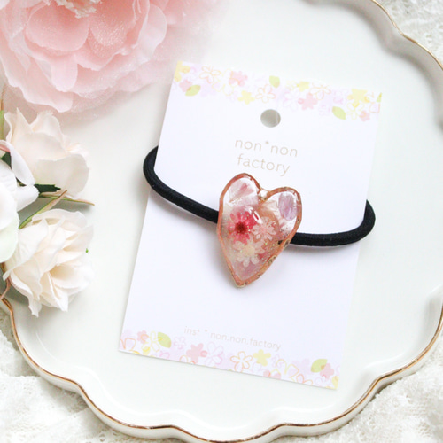 Ｂ：お花のヘアゴム B：お花のヘアゴム