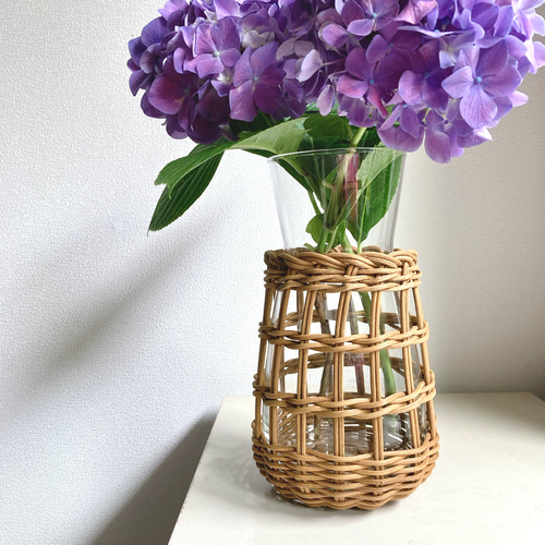 ラタンのフラワーベース（typeA）ブラウン色 一輪挿し・花瓶・花器